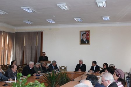 В Институте философии состоялся круглый стол на тему «Место и роль трагедии 20 января на пути к независимости Азербайджана»