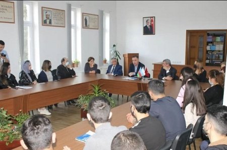 A round table on "Combating early marriages" was held