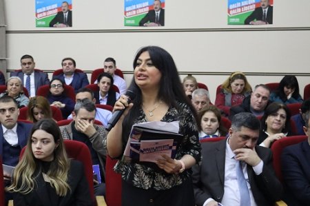 YAP Yasamal rayon təşkilatında Günel Məlikli Prezident İlham Əliyevin 20 illik fəaliyyətinə dair çıxış edib