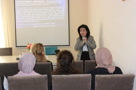 “Klassik ədəbiyyat və Qurani Kərim” mövzusunda seminar keçirilib