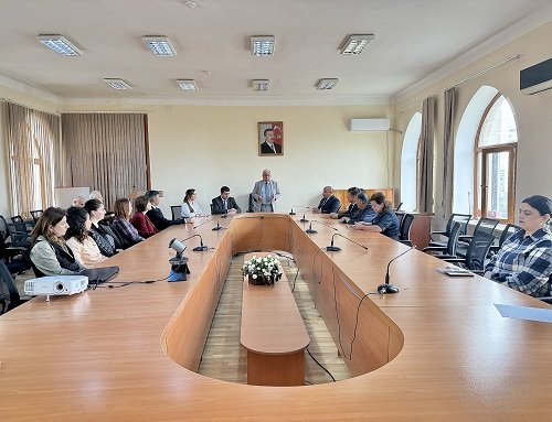 “II Qarabağ müharibəsində qələbə və azərbaycançılıq ideologiyası” mövzusunda Dəyirmi Masa keçirilib