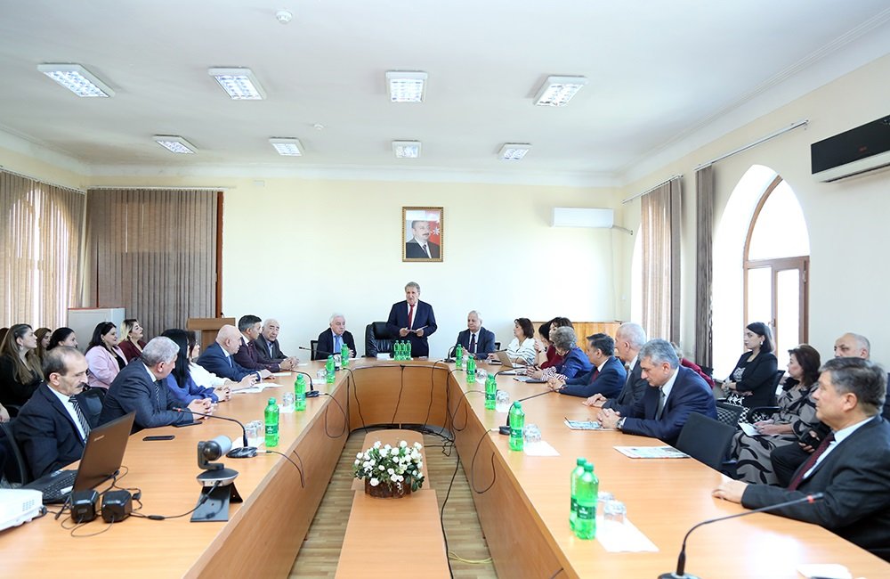 “Azərbaycan Respublikasında müasir konstitusionalizm və suverenliyə yeni baxış” mövzusunda beynəlxalq elmi konfrans keçirilib