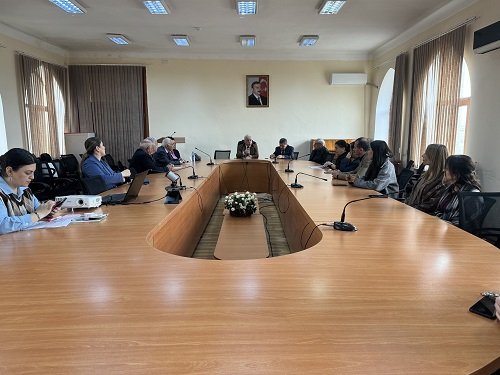 “Fətəli xan Xoyski Azərbaycanın görkəmli dövlət xadimi kimi” mövzusunda Dəyirmi masa keçirilib