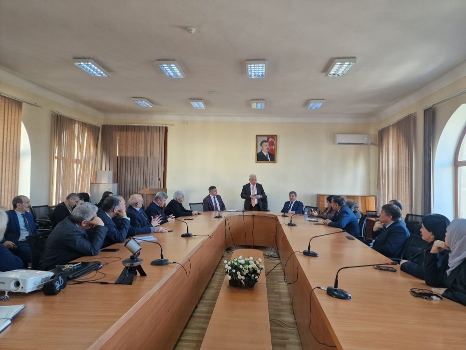 “Dövlət cəmiyyət və qlobal çağırışlar: Prezident İlham Əliyevin media müsahibəsinə akademik baxışı” mövzusunda elmi-nəzəri seminar keçirilib
