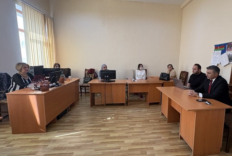 "Biliklər cəmiyyəti: yeni mərhələ, yoxsa tarixi davam" mövzusunda seminar keçirilmişdir