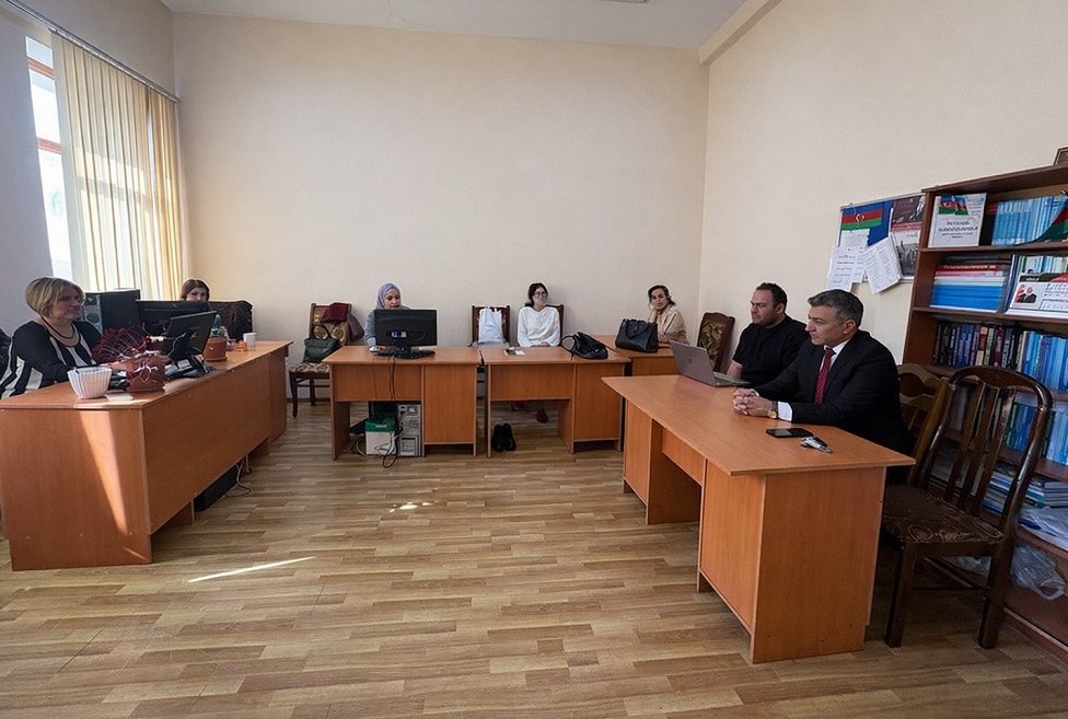 "Biliklər cəmiyyəti: yeni mərhələ, yoxsa tarixi davam" mövzusunda seminar keçirilmişdir