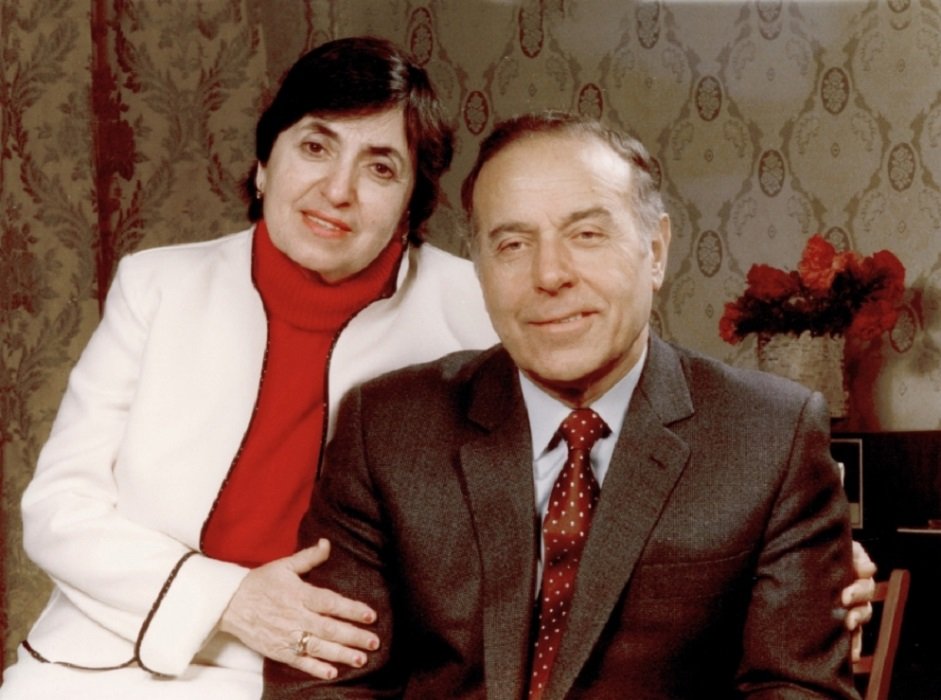 Ulu Öndər Heydər Əliyevin Zərifə xanım Əliyevaya olan sonsuz sevgisi bütün nəsillərə örnəkdir