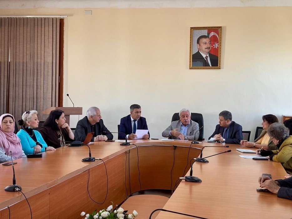 “I Türkoloji qurultayın iştirakçıları olan rus şərqşünasları və onların yaradıcılığında İslama münasibət” mövzusuna həsr olunmuş ümuminstitut seminarı keçirilib