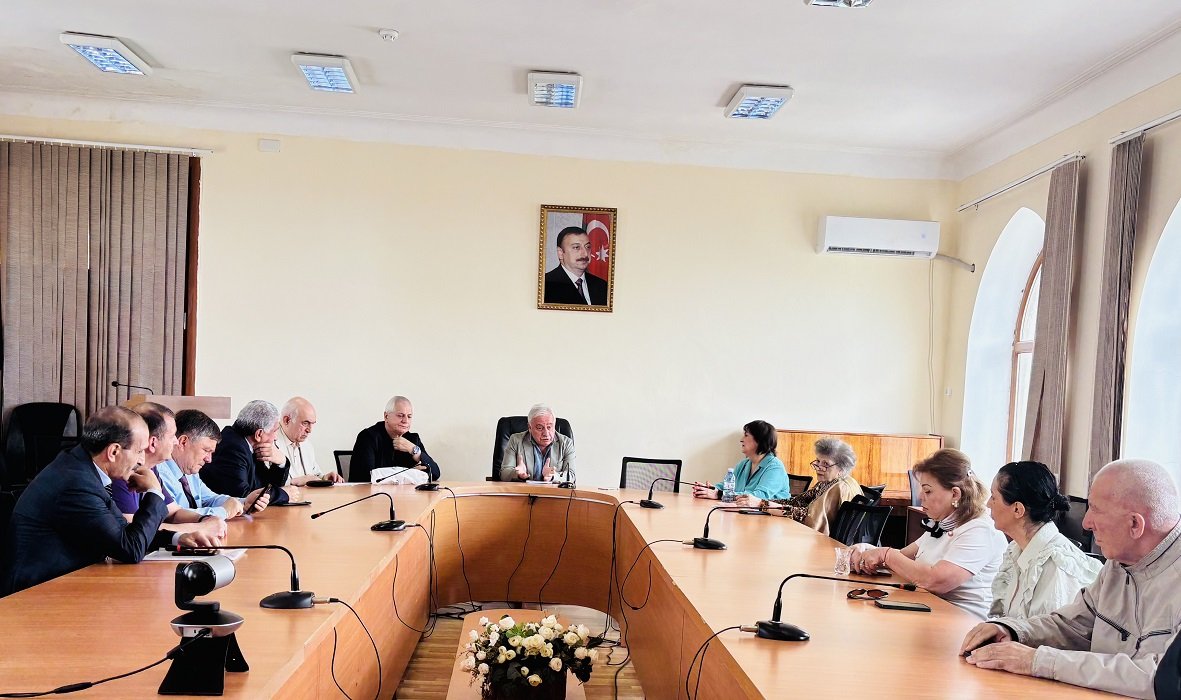 “Ulu Öndərin xilaskarlıq missiyası” mövzusunda Dəyirmi masa keçirilib