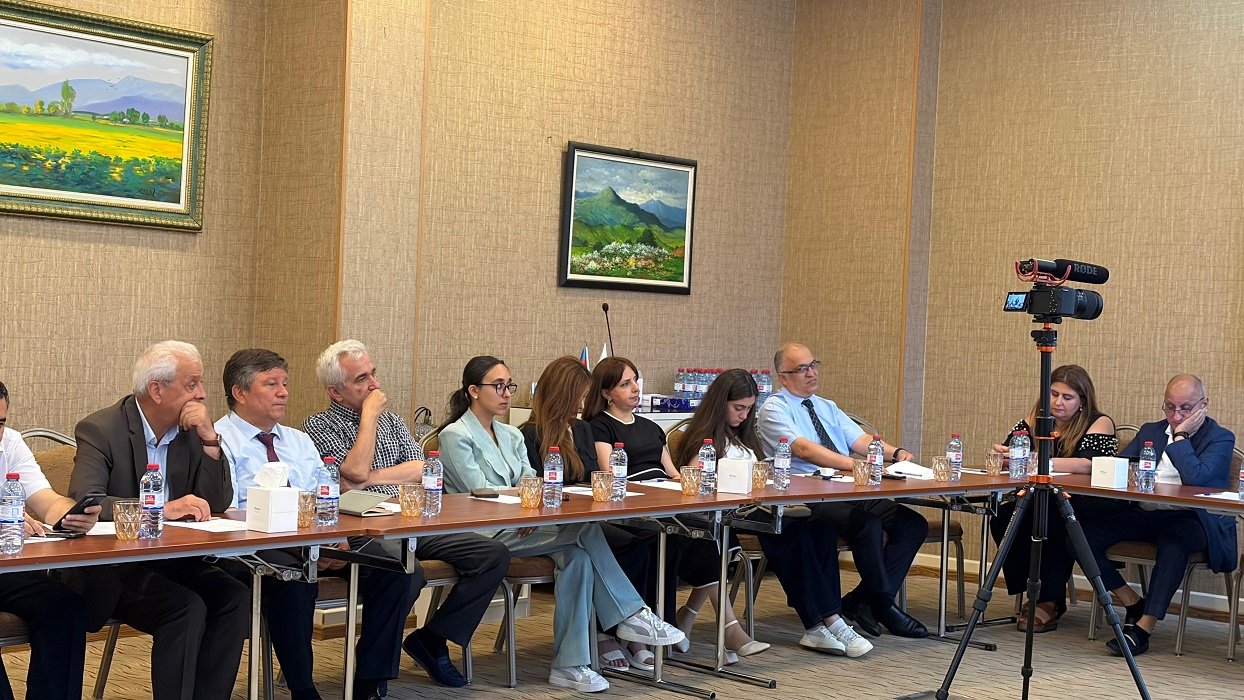 "Milli mətbuatın missiyası və müasir dövrün çağırışları" mövzusunda konfrans keçirilib